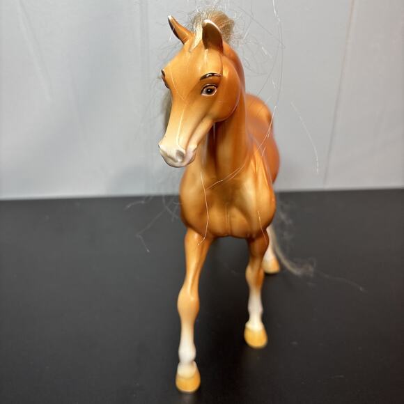 2017 Breyer Reeves Horse Palomino Blonde Hair with Brush Able Hair 7.5” Tall - Picture 3 of 8